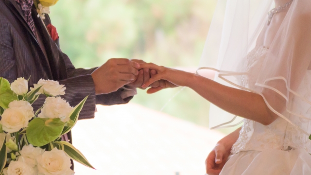 結婚式の準備はいつから?必要ななものは?お金はどれくらいなの?